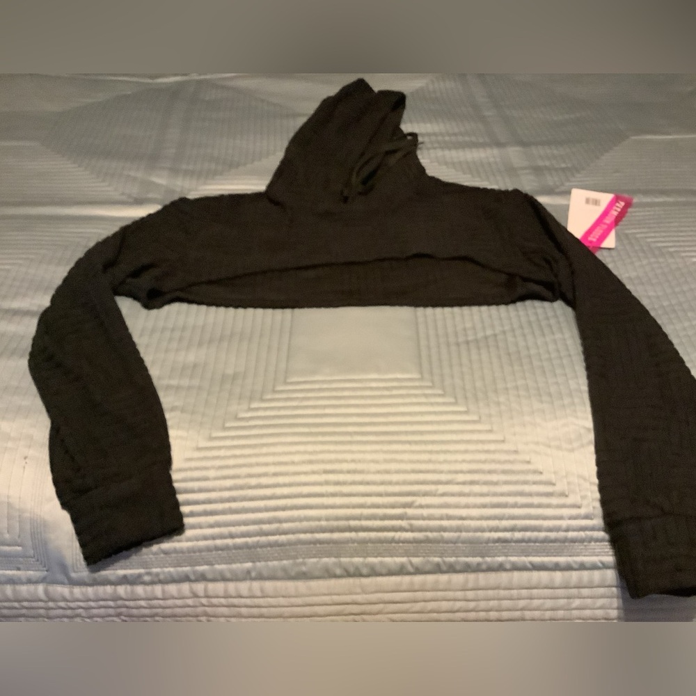 Love Love Love Crop Top Hoodie Size L NEW